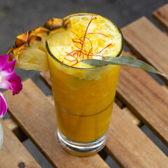 Pineapple juice with saffron