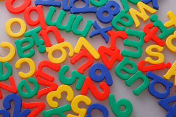 おもちゃの文字