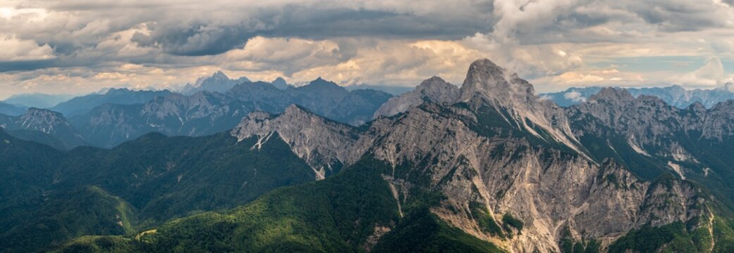 Cloudy day in the beautiful Carnic Alps, Paularo, Friuli-Venezia Giulia, Italy © zakaz86