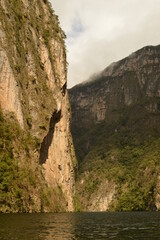 Fototapeta na wymiar The steep and beautiful Sumidero Canyon in Chiapas, Mexico