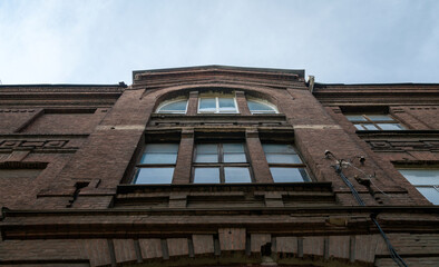 Obraz premium old vintage brick house on a city street in Ukraine