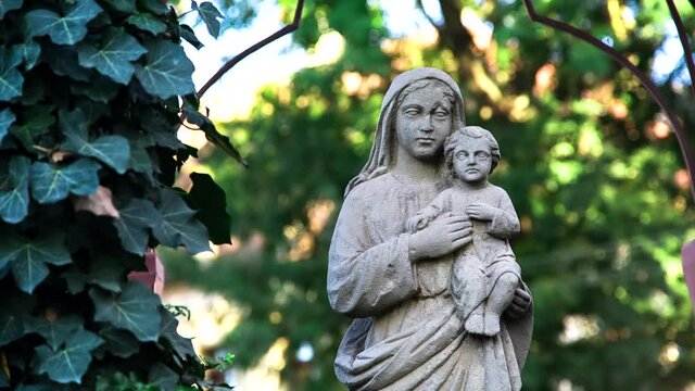 Sculpture Virgin Mary with the Christ Child