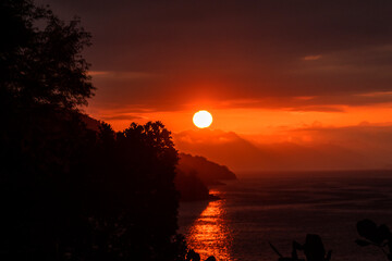 P&ocirc;r do Sol
Ara&ccedil;atiba, Ilha Grande - Rio de Janeiro