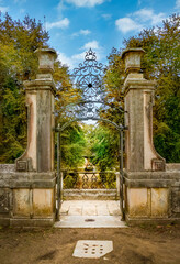 Fototapeta na wymiar Portão do Jardim Botânico de Coimbra