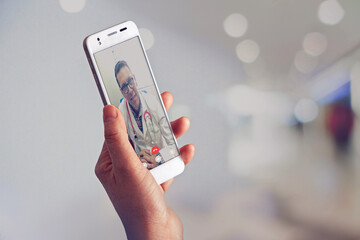 Videollamada a médico. Telemedicina en tiempos de pandemia. Video Call
