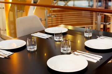 table setting in restaurant