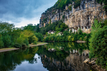 Fototapeta na wymiar French River Cliff Side Town Dordogne 