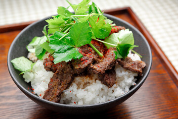 鯨の生姜焼き丼