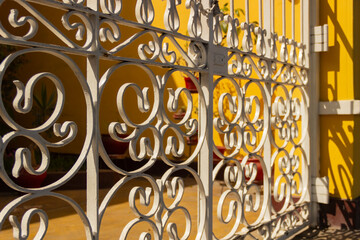 Rejas coloniales. Casona antigua en Barranco.