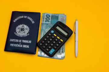 Translation: Federative Republic of Brazil, Ministry of Labor. / Brazilian Work Card. Brazilian cedulas. Background representing the flag of Brazil. Rio de Janeiro / Rio de Janeiro / October 12, 2020