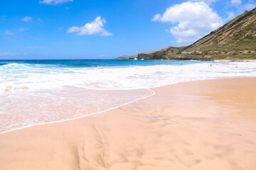 Fototapeta na wymiar Sandy beach, East Honolulu Coast, Oahu, Hawaiii