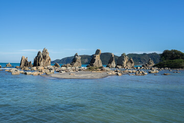橋杭岩