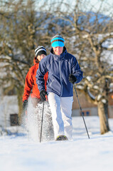 Wandern im Schnee mit Schneeschuhen