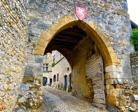 street in the town of Perouges
