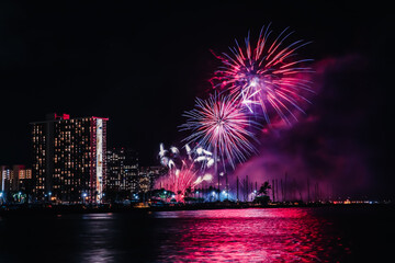 Waikiki Friday Fireworks, Hilton Hawaiian Village Waikiki Beach Resort. Honolulu, Oahu, Hawaii. Ala Moana Beach Park / Magic Island. 