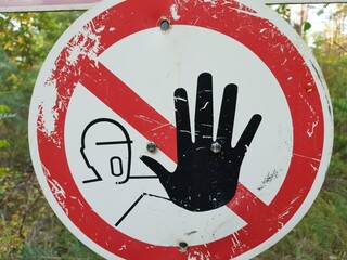 Halt - Gefahr - Verboten - Zeichen