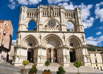 Fototapeta na wymiar Fachada princial de la catedral gotica de Cuenca