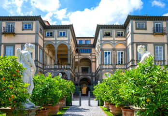 Lucca, the architectures of the city