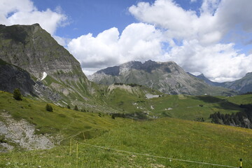 Fototapeta na wymiar Savoie, col de l'Arpetaz