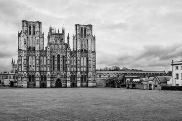 Fototapeta na wymiar Cathedral Church of St Andrew the Apostle, known as Wells Cathedral in Wells, Somerset, UK