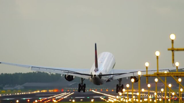 Airliner landing in a crosswind