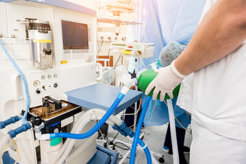 Pre oxygenation for general anesthesia in surgery room