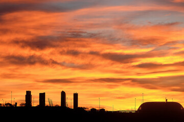 Fototapeta na wymiar Sunset skyline 1
