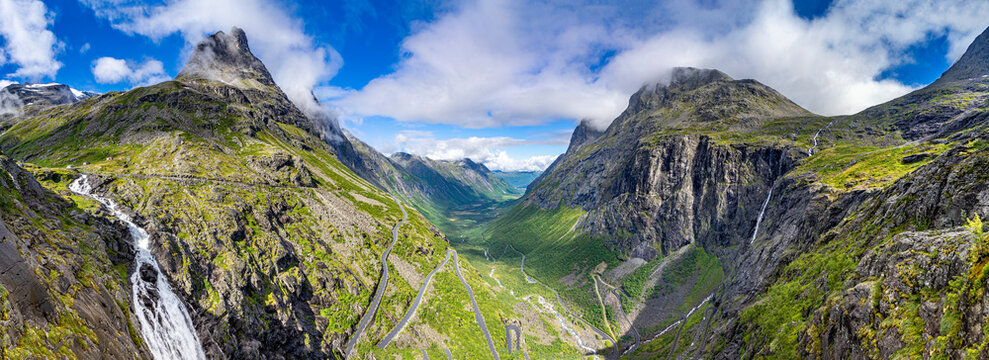 Urlaub in S&uuml;d-Norwegen: Panorama Ausblick vom Vistor Center Trollstigen - unglaublich sch&ouml;ne Landschaft / Natur