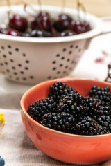 Blackberries in a bowl
