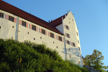 Blick aus der Altstadt auf das gotische Hohe Schloss Füssen