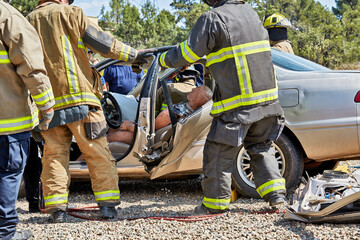 Paramedic Training Class Students learning how to use the Jaws of Life