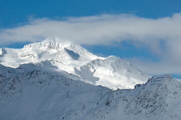 Fototapeta na wymiar Winter high mountain landscape in the Alps