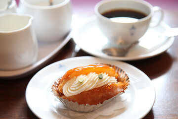 ケーキとコーヒー