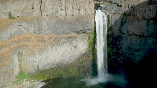 Late afternoon shot of Palouse Falls in Eastern Washington