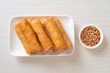 fried spring roll with sauce