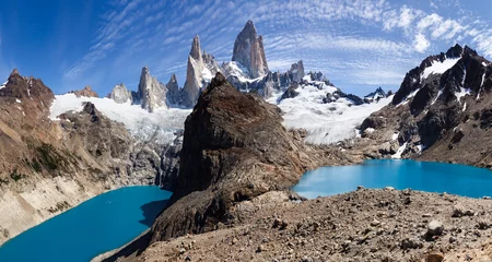 Photo sur Plexiglas Fitz Roy View over the two glacial lagoons in El Chalten National Park, Argentina, Patagonia with Monte Fitz Roy and Cerro Torre in the background