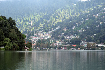 Beautiful picture of lake and mountain in nainital uttarakhand
