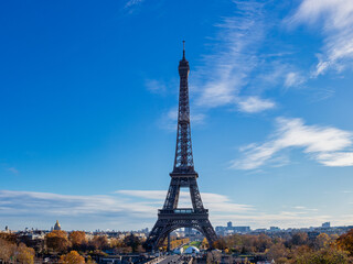 Fototapeta na wymiar The Eiffel Tower on a beautiful autumn day in Paris