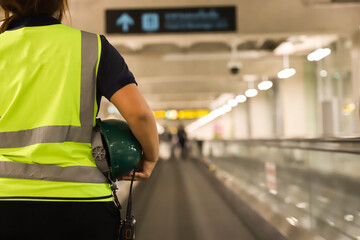 Obraz premium Young women love work safety
