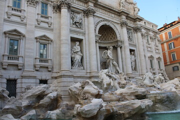 Obraz na płótnie Canvas famous landmark trevi fountain in rome city center italy