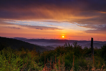 Sonnenaufgang mit viel Stimmung