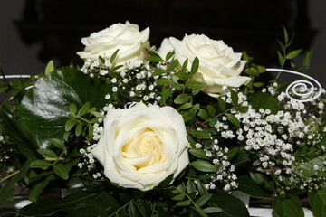 Fototapeta na wymiar white roses bouquet