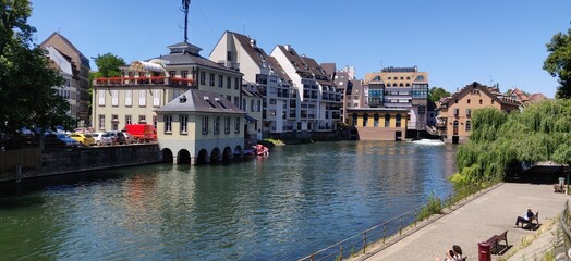 Obraz premium Magnifique ville de Strasbourg, capitale Européenne dans l'Est de la France dans la région Grand-Est.