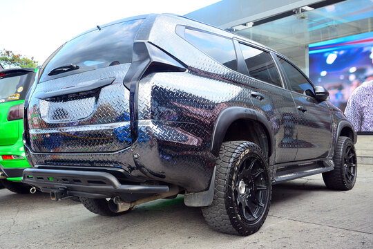 Montero Rear View รูปภาพMontero – เลือกดูภาพถ่ายสต็อก เวกเตอร์ และวิดีโอ1,612 | Adobe Stock