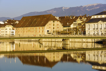 Fototapeta na wymiar Riverside of Aare and houses in Solothurn, Switzerland