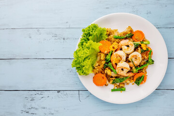 Stir-fried rice noodles with soy sauce and shrimp