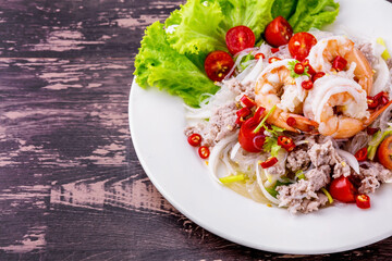 Spicy glass noodles with minced pork and shrimp
