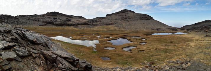 panoramic lagoon in sierra nevada