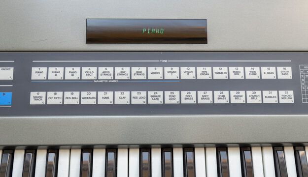 Roland JX-8P - Synth&eacute;tiseur analogique