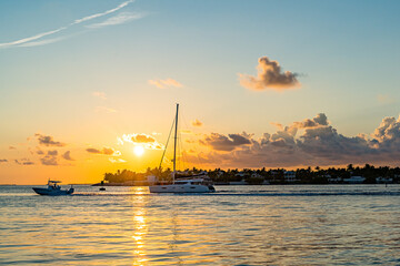 Naklejka premium Sunset, view of Sunset y Island from Mallory Square, Key West, Florida, US